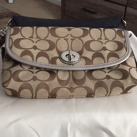 Coach Wristlet/Clutch, NWT - Picture 6 of 8